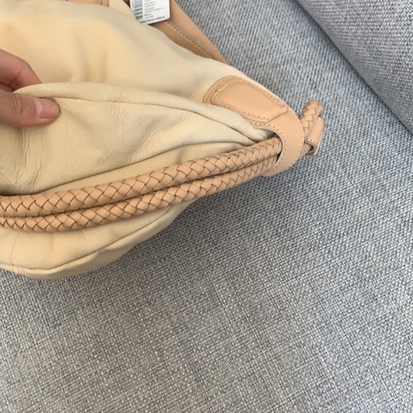 Kenneth Cole Cream leather bag with braided straps - Picture 7 of 11